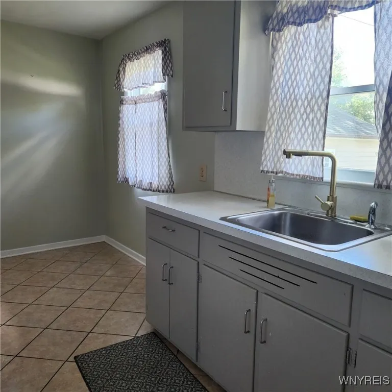 526 Capen Boulevard, Amherst, New York 14226, Amherst, New York 14226, 3 Bedrooms Bedrooms, 6 Rooms Rooms,1 BathroomBathrooms,Residential,For Sale,526 Capen Boulevard, Amherst, New York 14226,B1616897