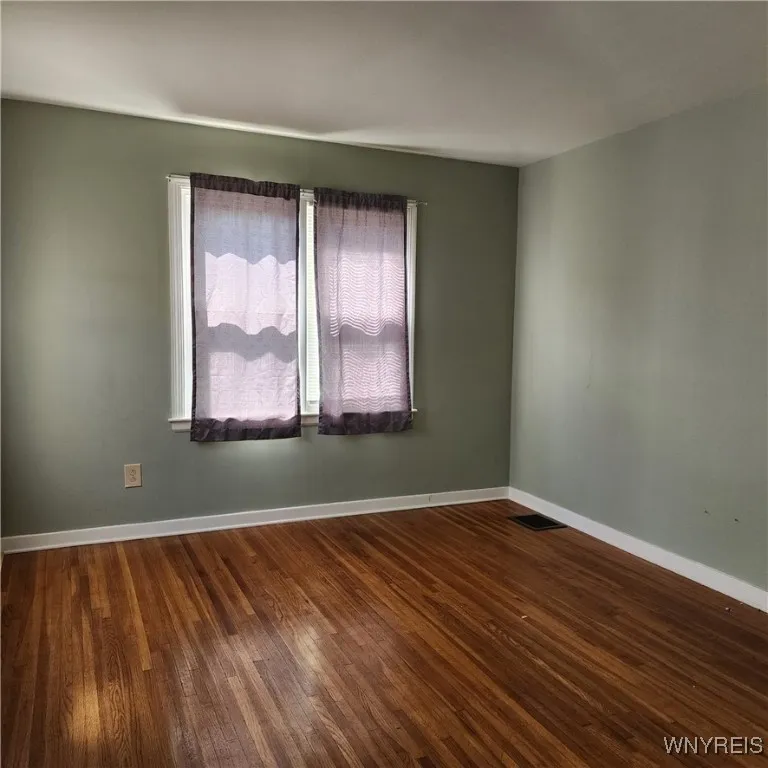 526 Capen Boulevard, Amherst, New York 14226, Amherst, New York 14226, 3 Bedrooms Bedrooms, 6 Rooms Rooms,1 BathroomBathrooms,Residential,For Sale,526 Capen Boulevard, Amherst, New York 14226,B1616897