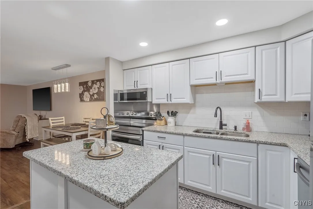 8433 Bubbling Springs Drive, Clay, New York 13027, Clay, New York 13027, 3 Bedrooms Bedrooms, 5 Rooms Rooms,1 BathroomBathrooms,Residential,Closed,8433 Bubbling Springs Drive, Clay, New York 13027,S1616972