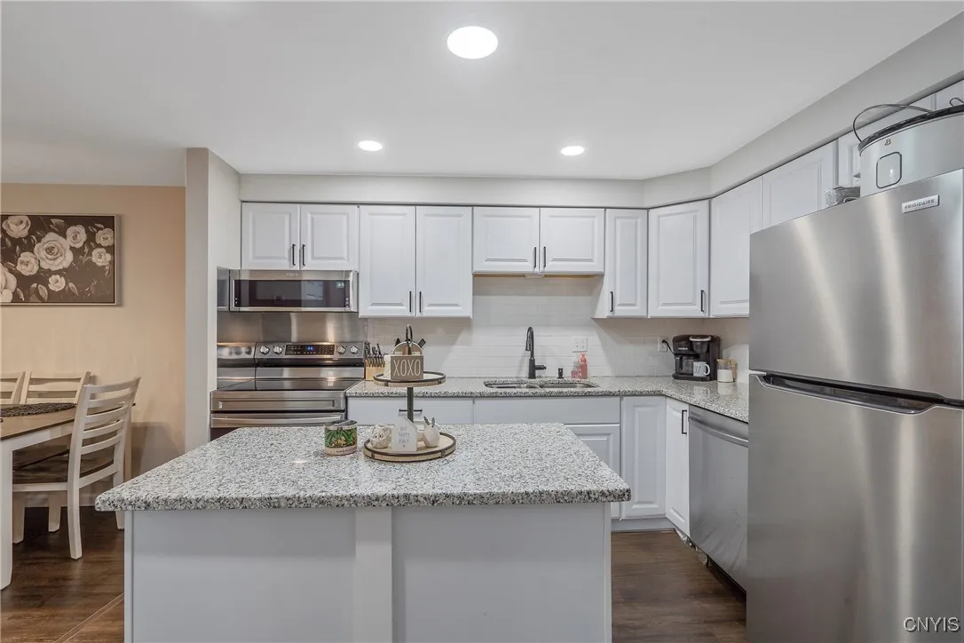 8433 Bubbling Springs Drive, Clay, New York 13027, Clay, New York 13027, 3 Bedrooms Bedrooms, 5 Rooms Rooms,1 BathroomBathrooms,Residential,Closed,8433 Bubbling Springs Drive, Clay, New York 13027,S1616972
