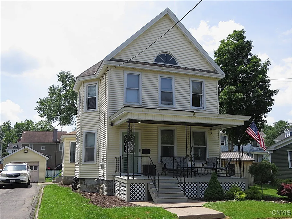 325 Margaret Street, Herkimer, New York 13350, Herkimer, New York 13350, 4 Bedrooms Bedrooms, 9 Rooms Rooms,2 BathroomsBathrooms,Residential,For Sale,325 Margaret Street, Herkimer, New York 13350,S1617115