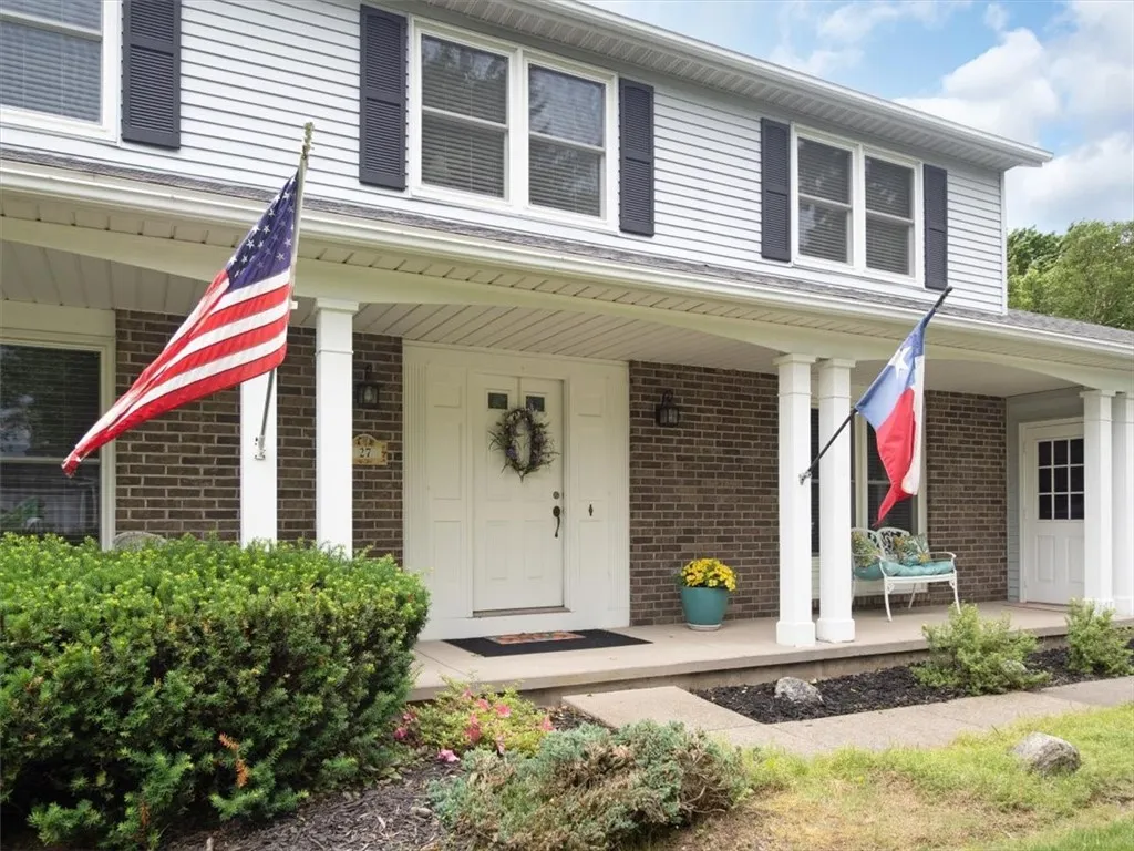 27 Black Spruce Court, Greece, New York 14616, Greece, New York 14616, 4 Bedrooms Bedrooms, 9 Rooms Rooms,2 BathroomsBathrooms,Residential,Closed,27 Black Spruce Court, Greece, New York 14616,R1616964