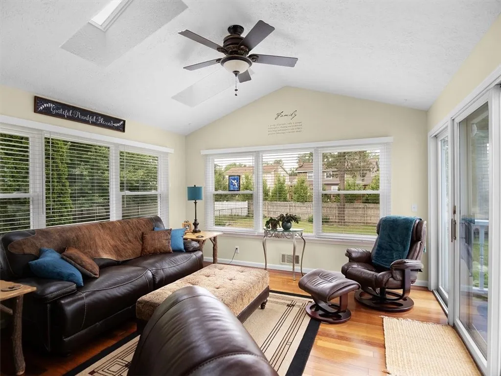 27 Black Spruce Court, Greece, New York 14616, Greece, New York 14616, 4 Bedrooms Bedrooms, 9 Rooms Rooms,2 BathroomsBathrooms,Residential,Closed,27 Black Spruce Court, Greece, New York 14616,R1616964