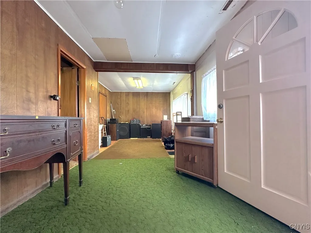 Multi Use - End Room - Off Driveway