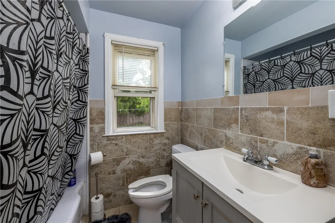 2028 Culver Road, Rochester, New York 14609, Rochester, New York 14609, 3 Bedrooms Bedrooms, 5 Rooms Rooms,1 BathroomBathrooms,Residential,For Sale,2028 Culver Road, Rochester, New York 14609,R1617153
