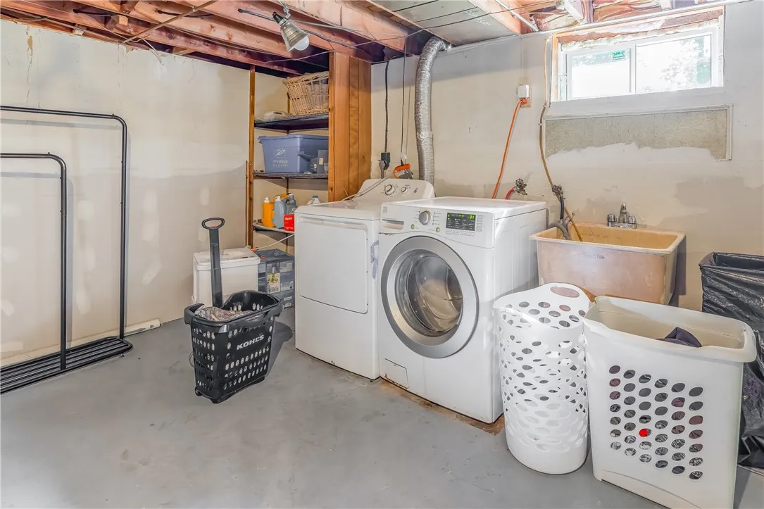 2028 Culver Road, Rochester, New York 14609, Rochester, New York 14609, 3 Bedrooms Bedrooms, 5 Rooms Rooms,1 BathroomBathrooms,Residential,For Sale,2028 Culver Road, Rochester, New York 14609,R1617153