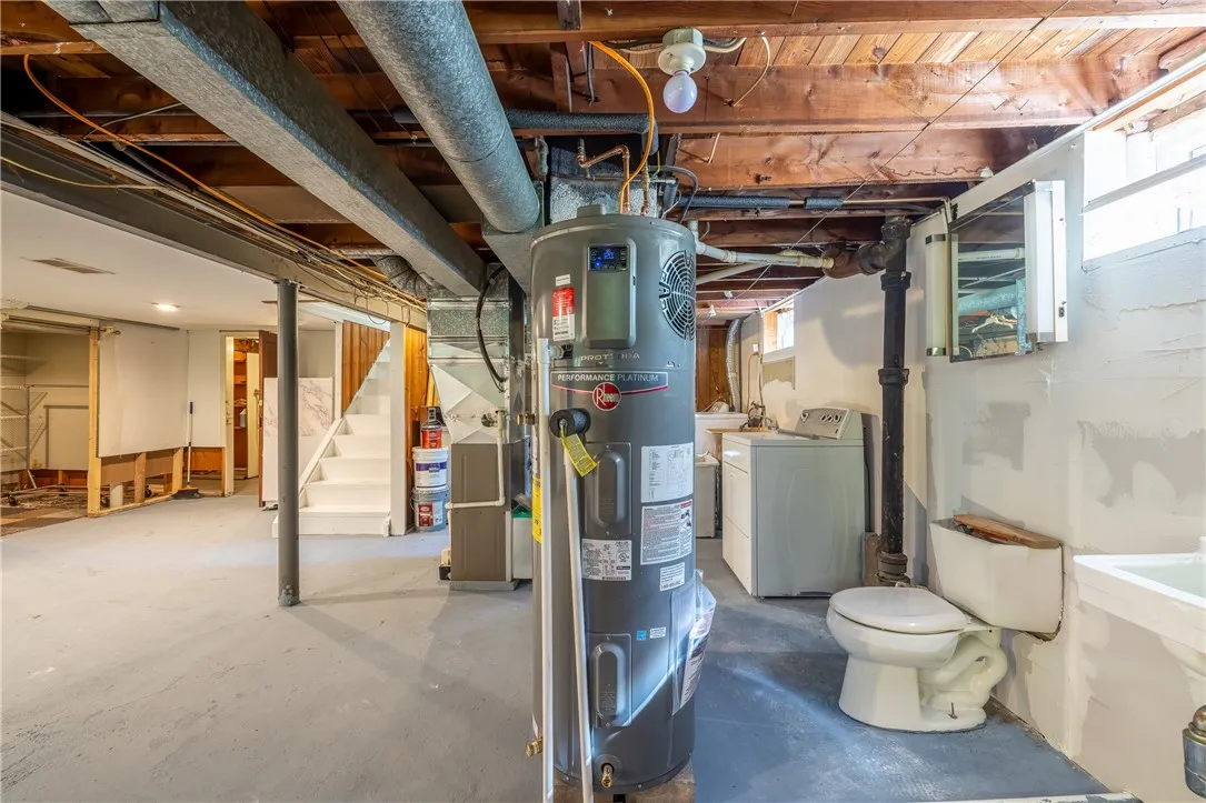 2028 Culver Road, Rochester, New York 14609, Rochester, New York 14609, 3 Bedrooms Bedrooms, 5 Rooms Rooms,1 BathroomBathrooms,Residential,For Sale,2028 Culver Road, Rochester, New York 14609,R1617153