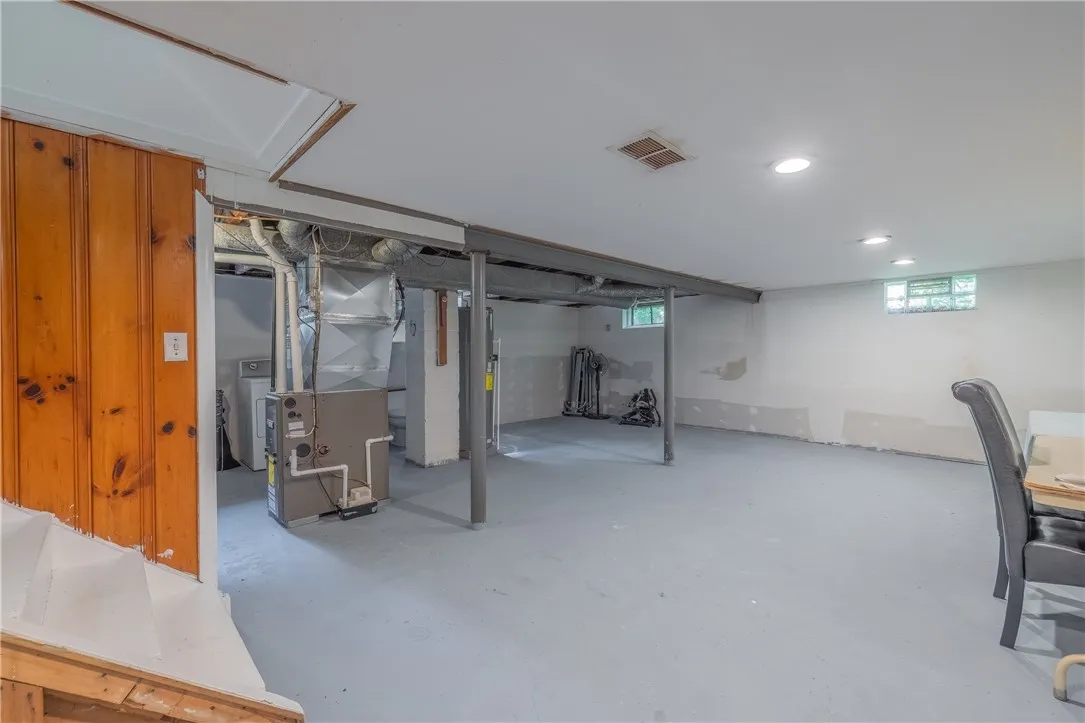 2028 Culver Road, Rochester, New York 14609, Rochester, New York 14609, 3 Bedrooms Bedrooms, 5 Rooms Rooms,1 BathroomBathrooms,Residential,For Sale,2028 Culver Road, Rochester, New York 14609,R1617153