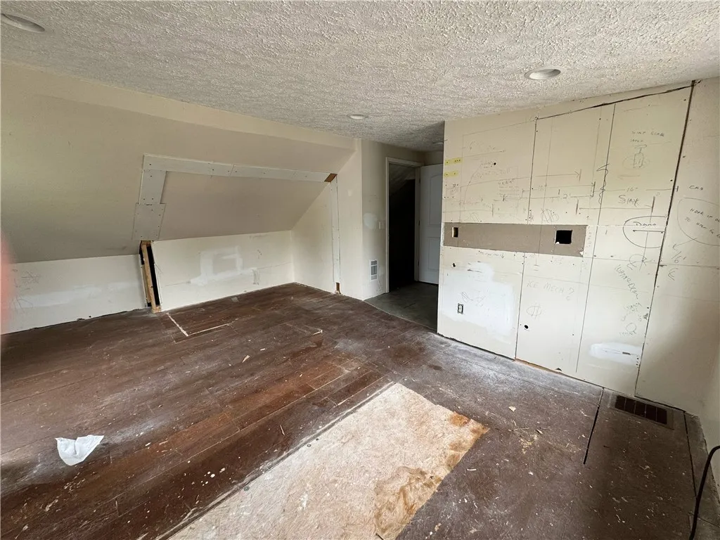 17 Reese Street, Galen, New York 14433, Galen, New York 14433, 3 Bedrooms Bedrooms, 7 Rooms Rooms,1 BathroomBathrooms,Residential,Closed,17 Reese Street, Galen, New York 14433,R1617177