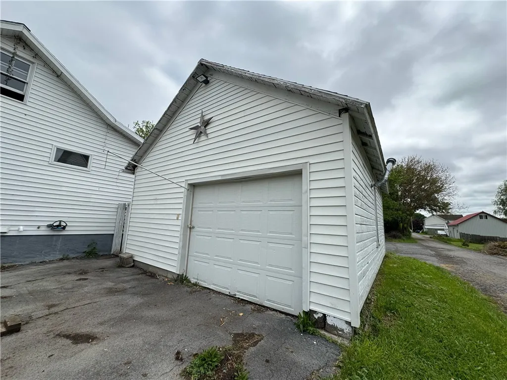 17 Reese Street, Galen, New York 14433, Galen, New York 14433, 3 Bedrooms Bedrooms, 7 Rooms Rooms,1 BathroomBathrooms,Residential,Closed,17 Reese Street, Galen, New York 14433,R1617177