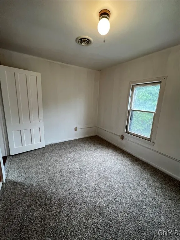 617 Carbon Street, Syracuse, New York 13208, Syracuse, New York 13208, 9 Bedrooms Bedrooms, ,3 BathroomsBathrooms,Residential,For Sale,617 Carbon Street, Syracuse, New York 13208,S1617201