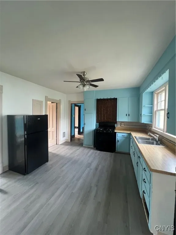617 Carbon Street, Syracuse, New York 13208, Syracuse, New York 13208, 9 Bedrooms Bedrooms, ,3 BathroomsBathrooms,Residential,For Sale,617 Carbon Street, Syracuse, New York 13208,S1617201