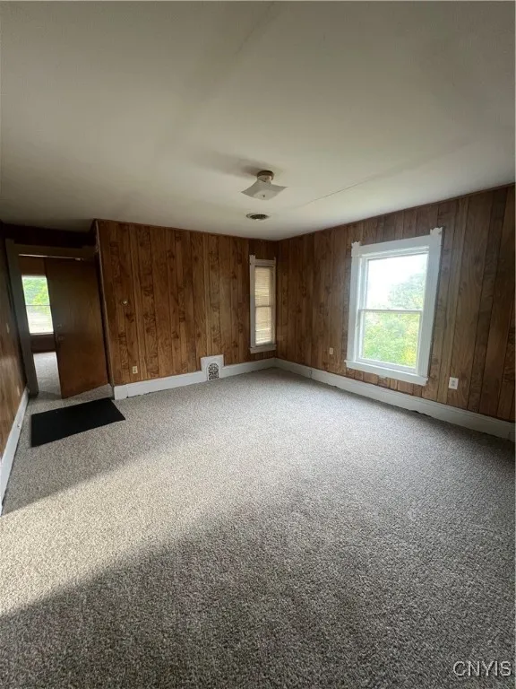 617 Carbon Street, Syracuse, New York 13208, Syracuse, New York 13208, 9 Bedrooms Bedrooms, ,3 BathroomsBathrooms,Residential,For Sale,617 Carbon Street, Syracuse, New York 13208,S1617201