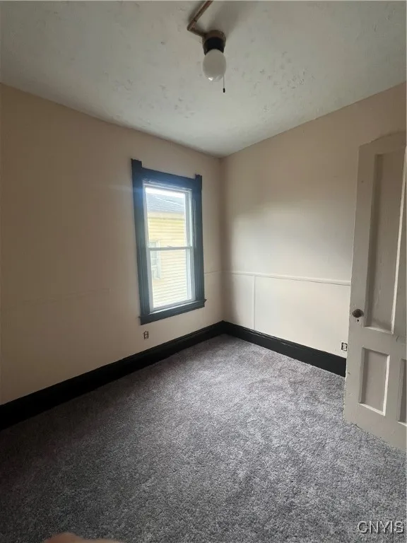 617 Carbon Street, Syracuse, New York 13208, Syracuse, New York 13208, 9 Bedrooms Bedrooms, ,3 BathroomsBathrooms,Residential,For Sale,617 Carbon Street, Syracuse, New York 13208,S1617201