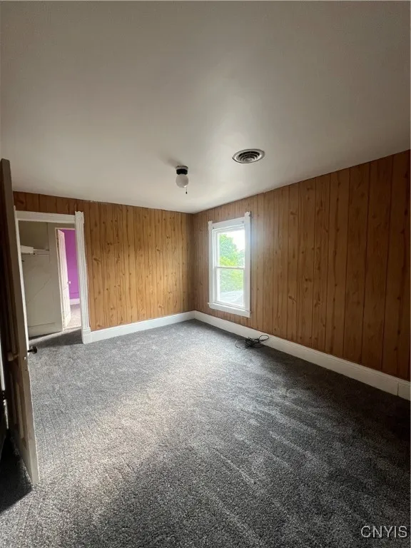 617 Carbon Street, Syracuse, New York 13208, Syracuse, New York 13208, 9 Bedrooms Bedrooms, ,3 BathroomsBathrooms,Residential,For Sale,617 Carbon Street, Syracuse, New York 13208,S1617201