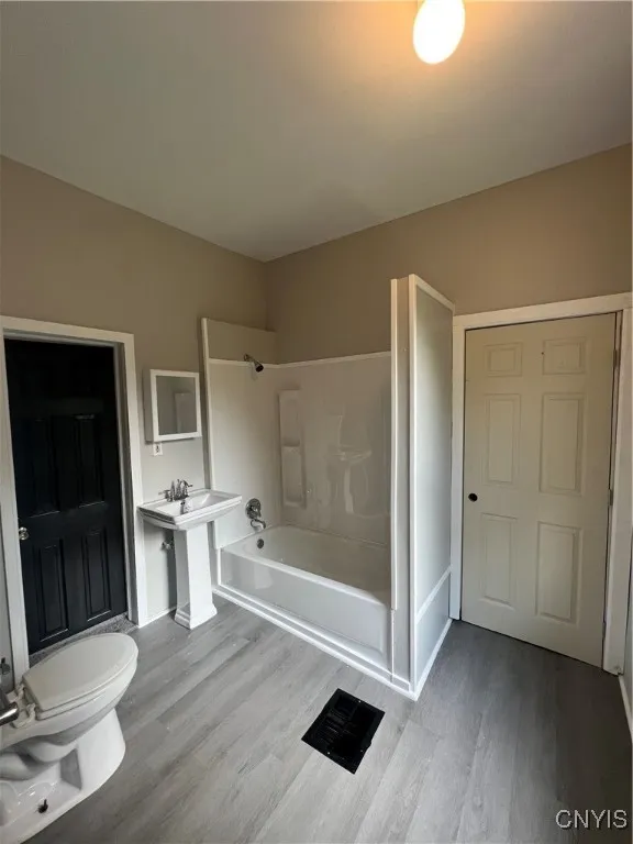 617 Carbon Street, Syracuse, New York 13208, Syracuse, New York 13208, 9 Bedrooms Bedrooms, ,3 BathroomsBathrooms,Residential,For Sale,617 Carbon Street, Syracuse, New York 13208,S1617201