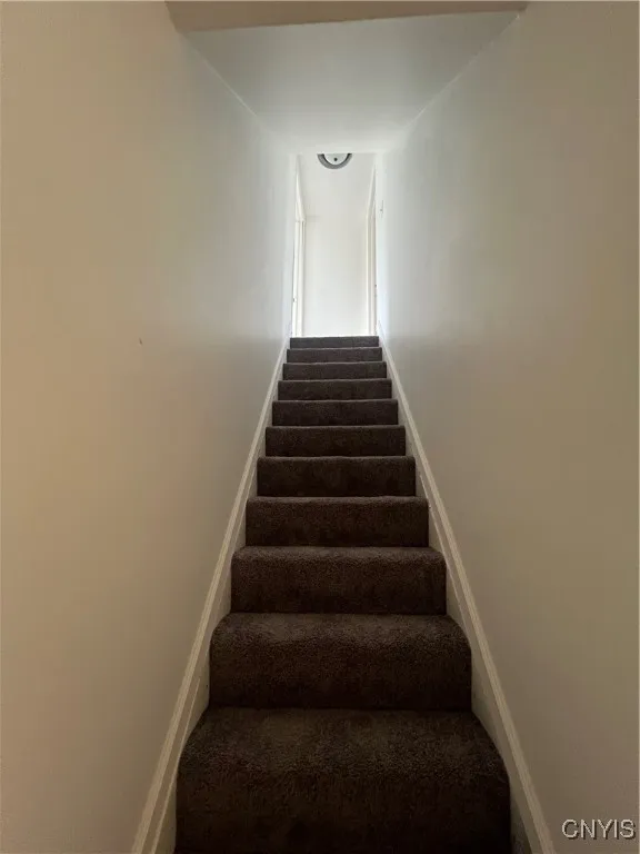 617 Carbon Street, Syracuse, New York 13208, Syracuse, New York 13208, 9 Bedrooms Bedrooms, ,3 BathroomsBathrooms,Residential,For Sale,617 Carbon Street, Syracuse, New York 13208,S1617201