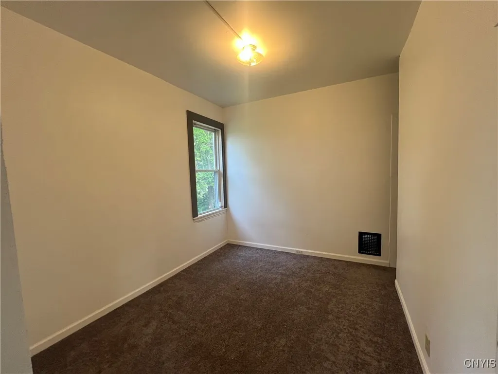 617 Carbon Street, Syracuse, New York 13208, Syracuse, New York 13208, 9 Bedrooms Bedrooms, ,3 BathroomsBathrooms,Residential,For Sale,617 Carbon Street, Syracuse, New York 13208,S1617201
