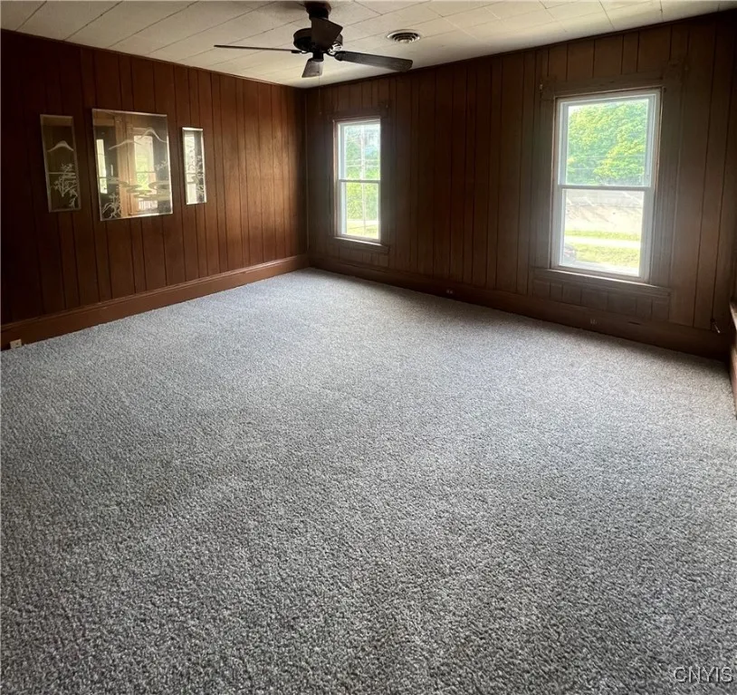 617 Carbon Street, Syracuse, New York 13208, Syracuse, New York 13208, 9 Bedrooms Bedrooms, ,3 BathroomsBathrooms,Residential,For Sale,617 Carbon Street, Syracuse, New York 13208,S1617201