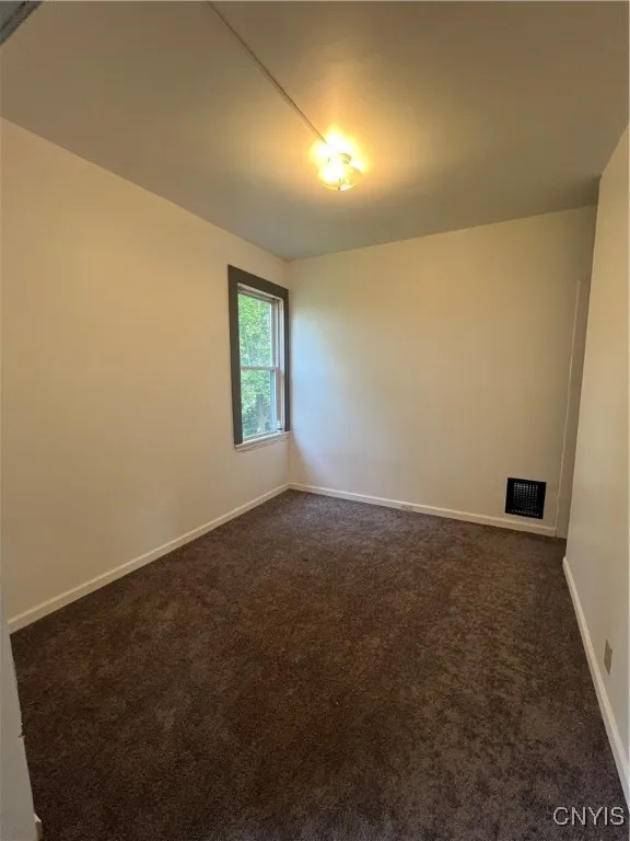 617 Carbon Street, Syracuse, New York 13208, Syracuse, New York 13208, 9 Bedrooms Bedrooms, ,3 BathroomsBathrooms,Residential,For Sale,617 Carbon Street, Syracuse, New York 13208,S1617201