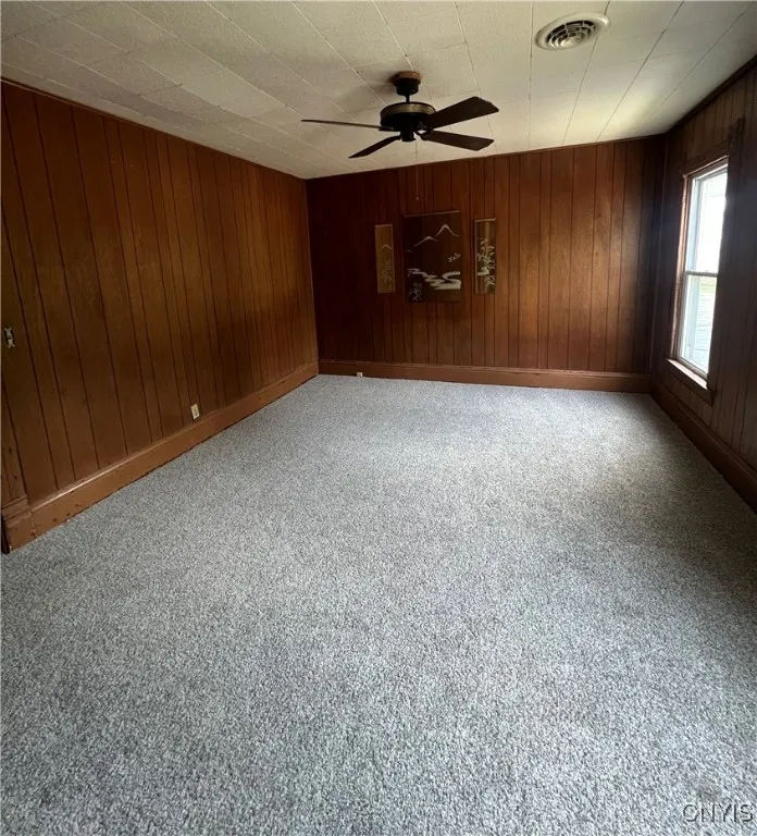 617 Carbon Street, Syracuse, New York 13208, Syracuse, New York 13208, 9 Bedrooms Bedrooms, ,3 BathroomsBathrooms,Residential,For Sale,617 Carbon Street, Syracuse, New York 13208,S1617201