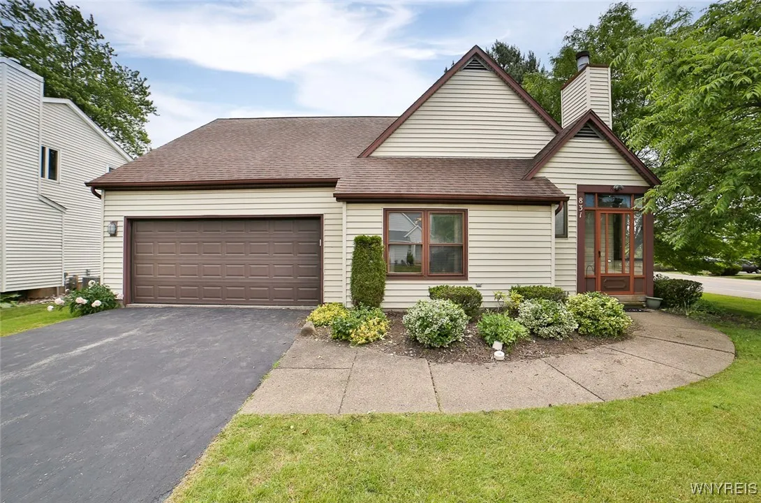 831 Robin Road, Amherst, New York 14228, Amherst, New York 14228, 4 Bedrooms Bedrooms, 9 Rooms Rooms,2 BathroomsBathrooms,Residential,Closed,831 Robin Road, Amherst, New York 14228,0,B1613876