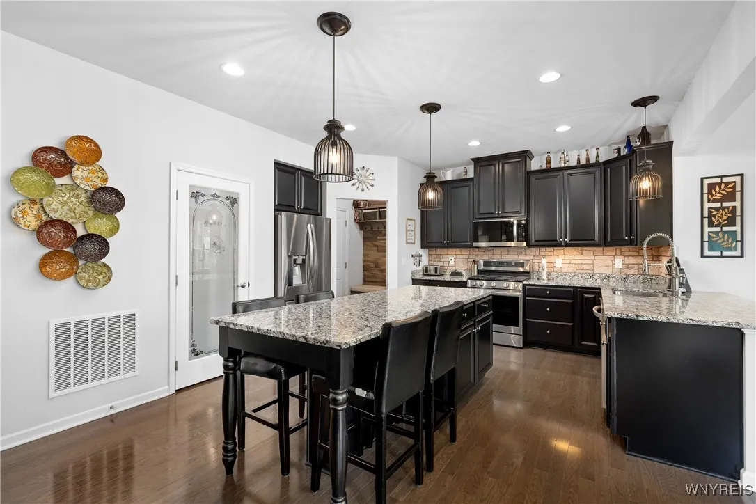 4568 Logans Lane, Hamburg, New York 14075, Hamburg, New York 14075, 4 Bedrooms Bedrooms, 7 Rooms Rooms,2 BathroomsBathrooms,Residential,Closed,4568 Logans Lane, Hamburg, New York 14075,0,B1617135