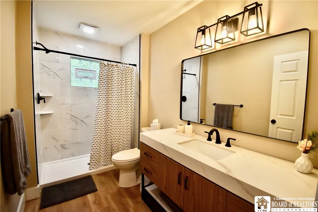 Full second floor bath