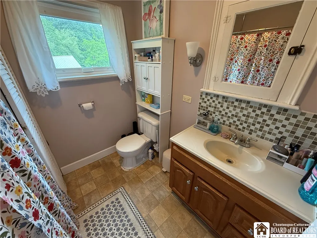 34 Center Street, Hanover, New York 14062, Hanover, New York 14062, 4 Bedrooms Bedrooms, 8 Rooms Rooms,2 BathroomsBathrooms,Residential,Closed,34 Center Street, Hanover, New York 14062,0,R1616969
