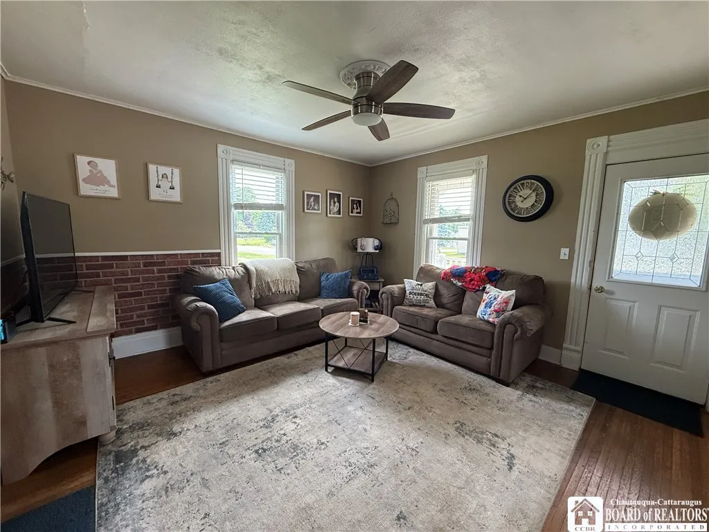 34 Center Street, Hanover, New York 14062, Hanover, New York 14062, 4 Bedrooms Bedrooms, 8 Rooms Rooms,2 BathroomsBathrooms,Residential,Closed,34 Center Street, Hanover, New York 14062,0,R1616969