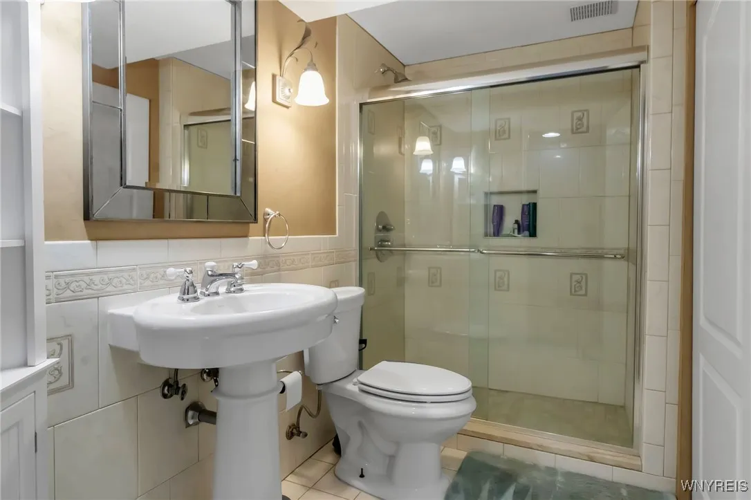 6167 Trillium, Ontario, New York 14519, Ontario, New York 14519, 4 Bedrooms Bedrooms, 9 Rooms Rooms,2 BathroomsBathrooms,Residential,Closed,6167 Trillium, Ontario, New York 14519,0,B1617090