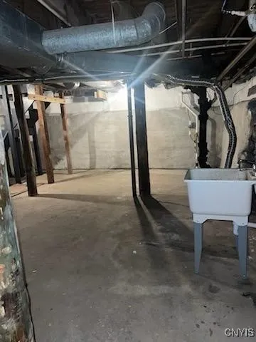 232 Hall Avenue, Syracuse, New York 13205, Syracuse, New York 13205, 3 Bedrooms Bedrooms, 7 Rooms Rooms,1 BathroomBathrooms,Residential,For Sale,232 Hall Avenue, Syracuse, New York 13205,S1617249