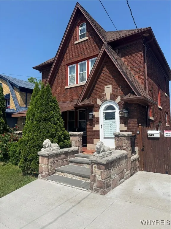 549 15th Street, Niagara Falls, New York 14301, Niagara Falls, New York 14301, 4 Bedrooms Bedrooms, 10 Rooms Rooms,1 BathroomBathrooms,Residential,For Sale,549 15th Street, Niagara Falls, New York 14301,B1615387