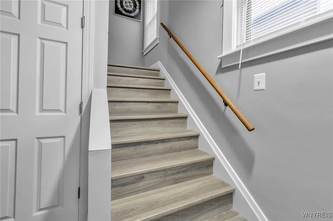 549 15th Street, Niagara Falls, New York 14301, Niagara Falls, New York 14301, 4 Bedrooms Bedrooms, 10 Rooms Rooms,1 BathroomBathrooms,Residential,For Sale,549 15th Street, Niagara Falls, New York 14301,B1615387