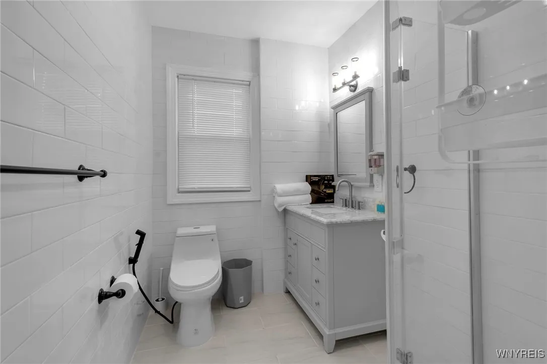 549 15th Street, Niagara Falls, New York 14301, Niagara Falls, New York 14301, 4 Bedrooms Bedrooms, 10 Rooms Rooms,1 BathroomBathrooms,Residential,For Sale,549 15th Street, Niagara Falls, New York 14301,B1615387