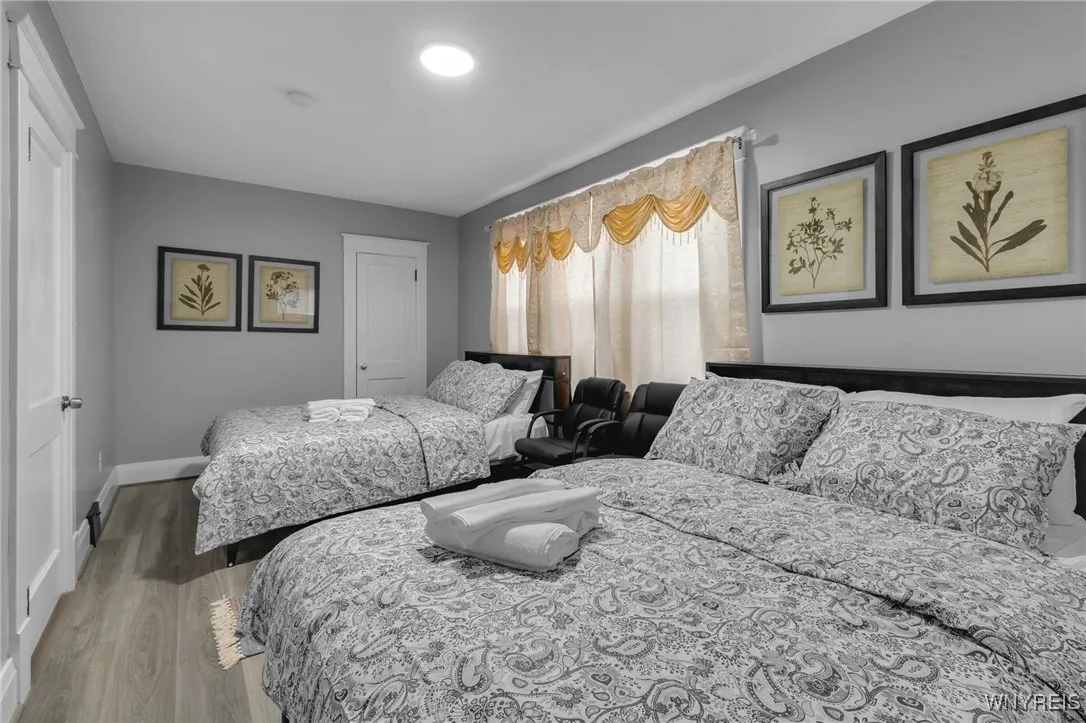 549 15th Street, Niagara Falls, New York 14301, Niagara Falls, New York 14301, 4 Bedrooms Bedrooms, 10 Rooms Rooms,1 BathroomBathrooms,Residential,For Sale,549 15th Street, Niagara Falls, New York 14301,B1615387