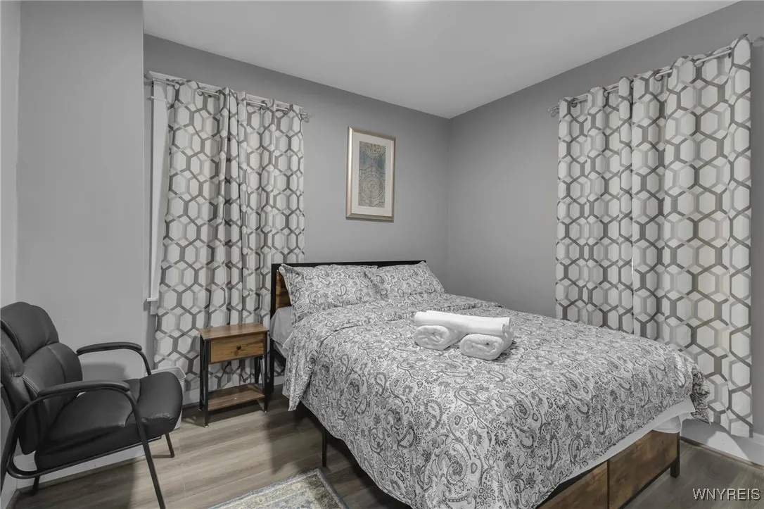 549 15th Street, Niagara Falls, New York 14301, Niagara Falls, New York 14301, 4 Bedrooms Bedrooms, 10 Rooms Rooms,1 BathroomBathrooms,Residential,For Sale,549 15th Street, Niagara Falls, New York 14301,B1615387