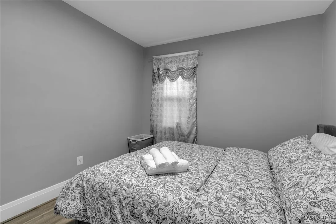 549 15th Street, Niagara Falls, New York 14301, Niagara Falls, New York 14301, 4 Bedrooms Bedrooms, 10 Rooms Rooms,1 BathroomBathrooms,Residential,For Sale,549 15th Street, Niagara Falls, New York 14301,B1615387