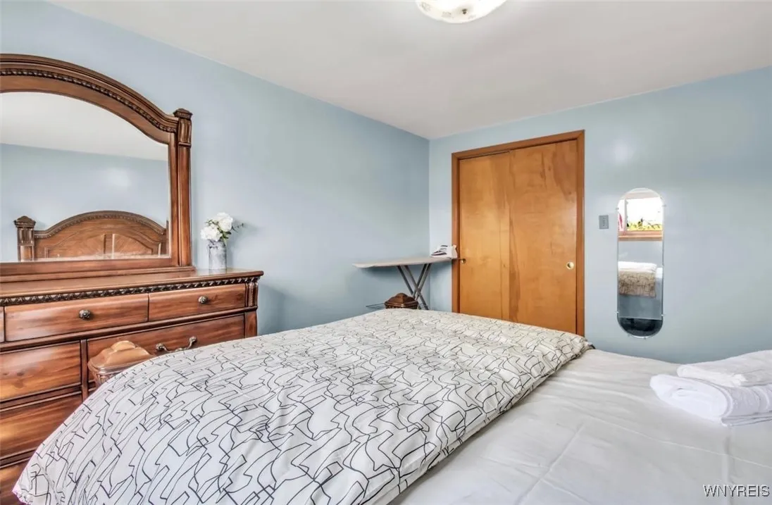 545 15th Street, Niagara Falls, New York 14301, Niagara Falls, New York 14301, 5 Bedrooms Bedrooms, ,2 BathroomsBathrooms,Residential,For Sale,545 15th Street, Niagara Falls, New York 14301,B1615316