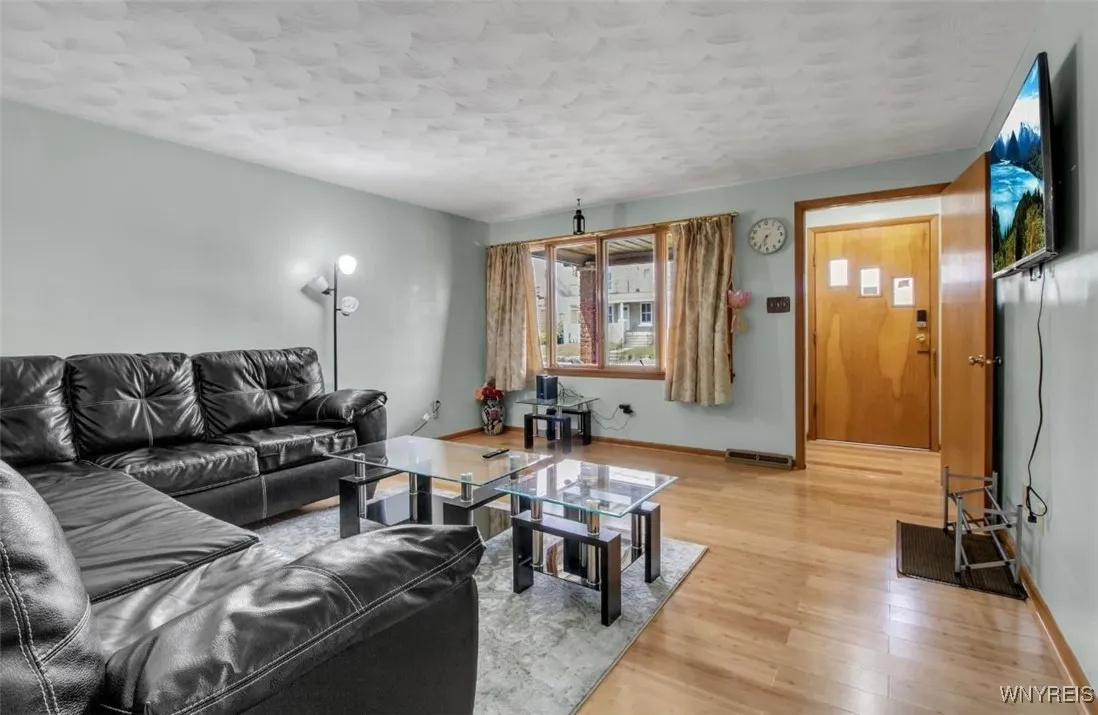 545 15th Street, Niagara Falls, New York 14301, Niagara Falls, New York 14301, 5 Bedrooms Bedrooms, ,2 BathroomsBathrooms,Residential,For Sale,545 15th Street, Niagara Falls, New York 14301,B1615316