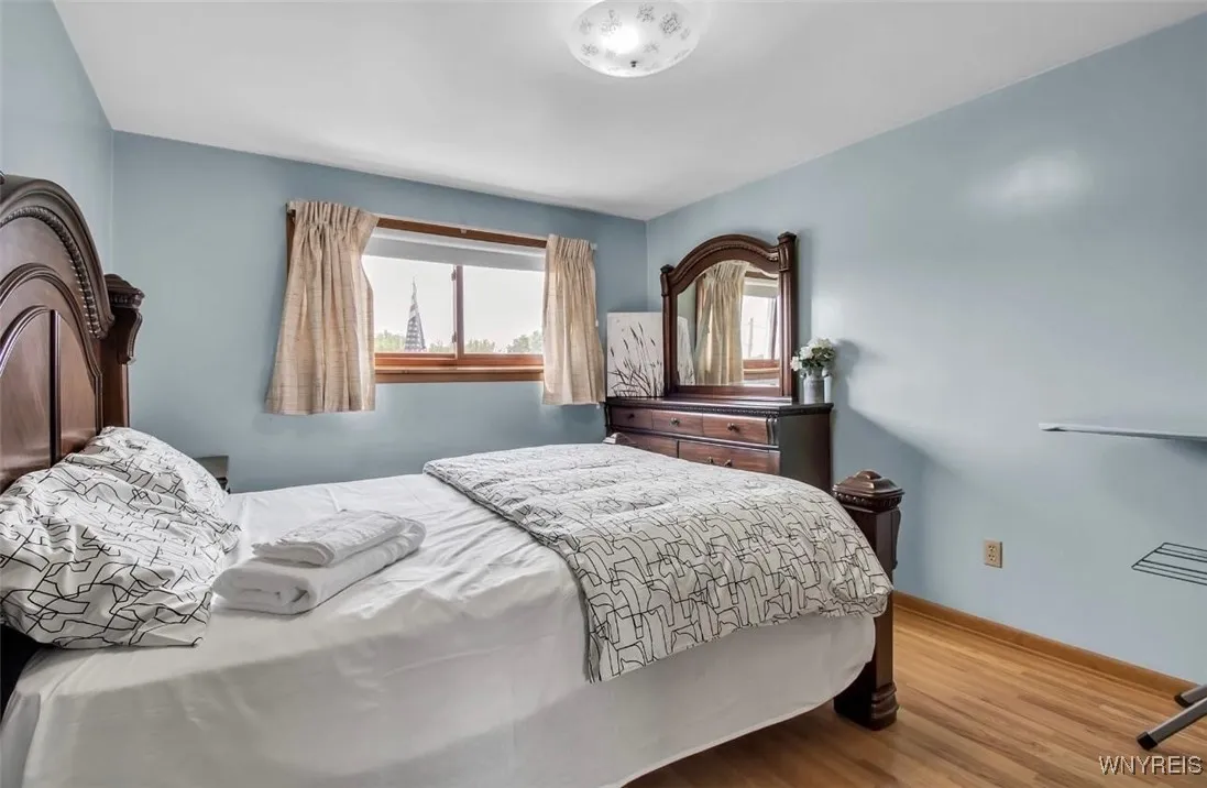 545 15th Street, Niagara Falls, New York 14301, Niagara Falls, New York 14301, 5 Bedrooms Bedrooms, ,2 BathroomsBathrooms,Residential,For Sale,545 15th Street, Niagara Falls, New York 14301,B1615316