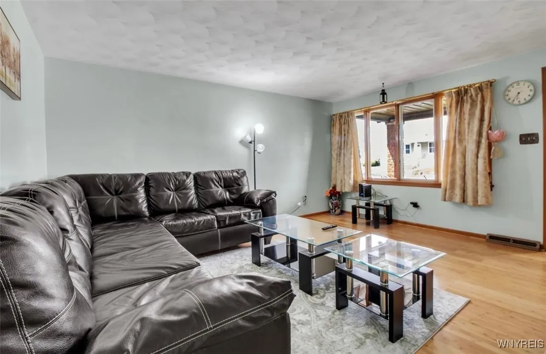 545 15th Street, Niagara Falls, New York 14301, Niagara Falls, New York 14301, 5 Bedrooms Bedrooms, ,2 BathroomsBathrooms,Residential,For Sale,545 15th Street, Niagara Falls, New York 14301,B1615316