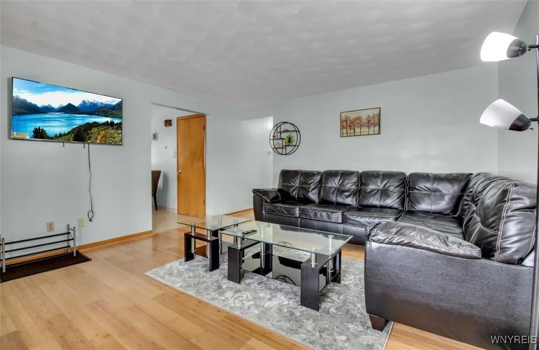 545 15th Street, Niagara Falls, New York 14301, Niagara Falls, New York 14301, 5 Bedrooms Bedrooms, ,2 BathroomsBathrooms,Residential,For Sale,545 15th Street, Niagara Falls, New York 14301,B1615316