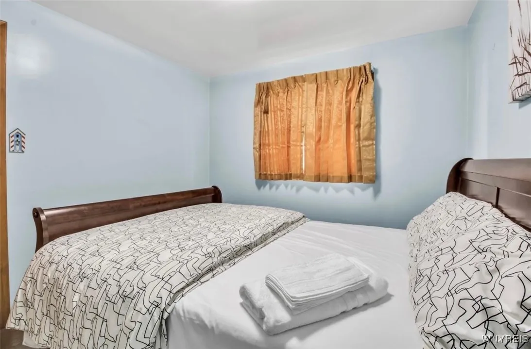 545 15th Street, Niagara Falls, New York 14301, Niagara Falls, New York 14301, 5 Bedrooms Bedrooms, ,2 BathroomsBathrooms,Residential,For Sale,545 15th Street, Niagara Falls, New York 14301,B1615316