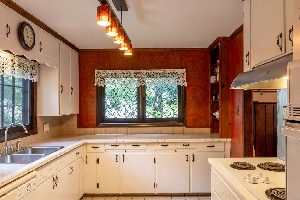 320 Glen Avenue, Elmira, New York 14905, Elmira, New York 14905, 3 Bedrooms Bedrooms, 8 Rooms Rooms,1 BathroomBathrooms,Residential,For Sale,320 Glen Avenue, Elmira, New York 14905,R1617214