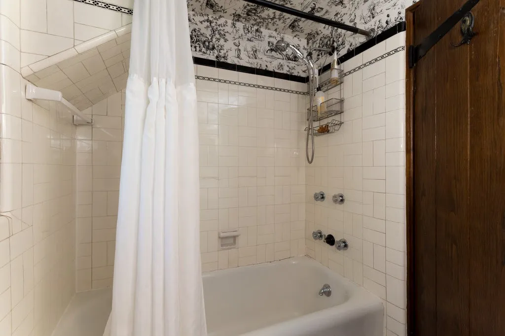 320 Glen Avenue, Elmira, New York 14905, Elmira, New York 14905, 3 Bedrooms Bedrooms, 8 Rooms Rooms,1 BathroomBathrooms,Residential,For Sale,320 Glen Avenue, Elmira, New York 14905,R1617214