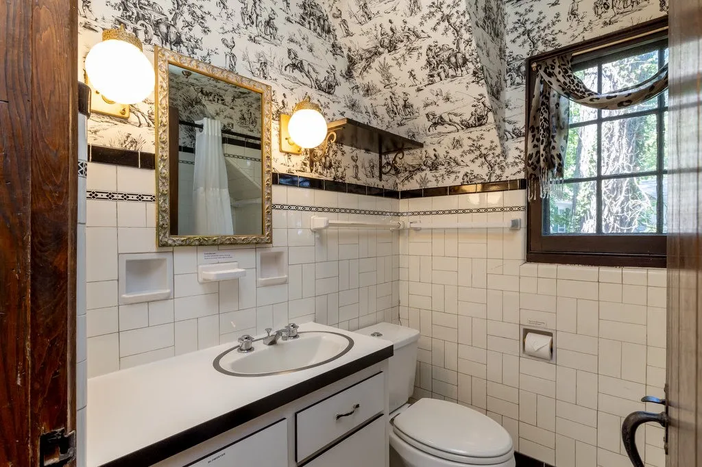 320 Glen Avenue, Elmira, New York 14905, Elmira, New York 14905, 3 Bedrooms Bedrooms, 8 Rooms Rooms,1 BathroomBathrooms,Residential,For Sale,320 Glen Avenue, Elmira, New York 14905,R1617214
