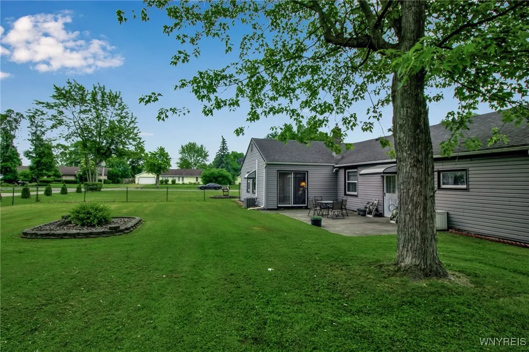 8400 Donna Drive, Niagara, New York 14304, Niagara, New York 14304, 3 Bedrooms Bedrooms, 8 Rooms Rooms,1 BathroomBathrooms,Residential,Closed,8400 Donna Drive, Niagara, New York 14304,0,B1617131
