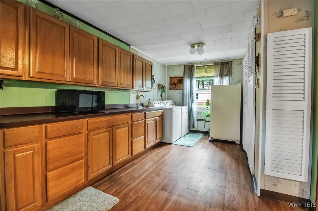 8400 Donna Drive, Niagara, New York 14304, Niagara, New York 14304, 3 Bedrooms Bedrooms, 8 Rooms Rooms,1 BathroomBathrooms,Residential,Closed,8400 Donna Drive, Niagara, New York 14304,0,B1617131