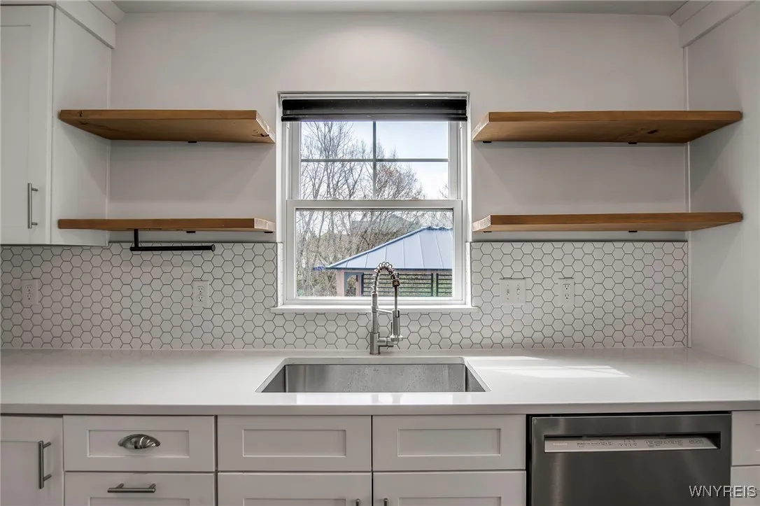6 Rolling Woods Lane S, West Seneca, New York 1422, West Seneca, New York 14224, 6 Bedrooms Bedrooms, 9 Rooms Rooms,2 BathroomsBathrooms,Residential Lease,For Rent,6 Rolling Woods Lane S, West Seneca, New York 1422,B1616956